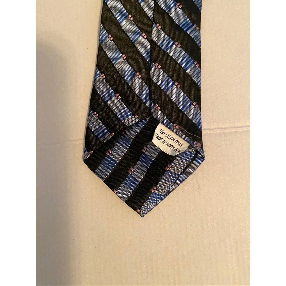 Diagonal Stripe Necktie Black Blue Silver Pink‎ Geometric Pattern Tie